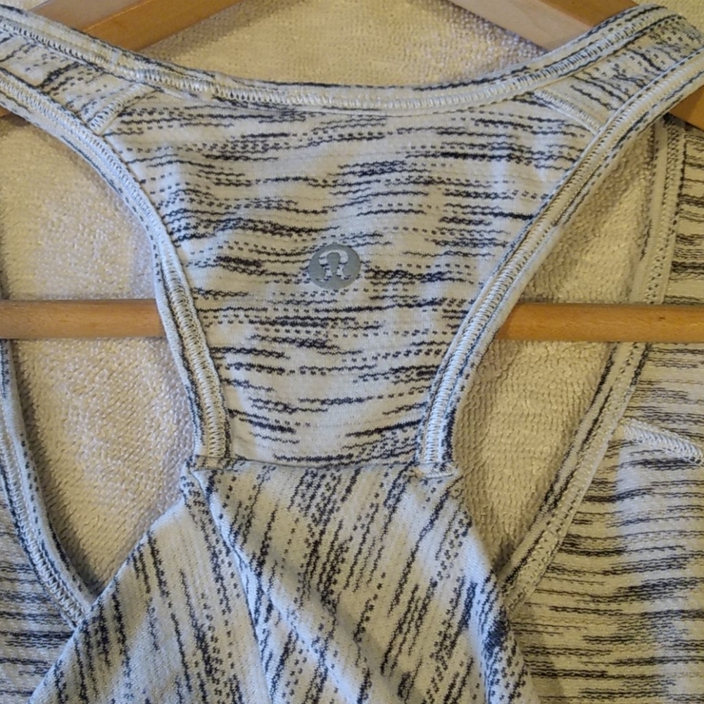 Lululemon Essential Tank - Picture 7 of 8